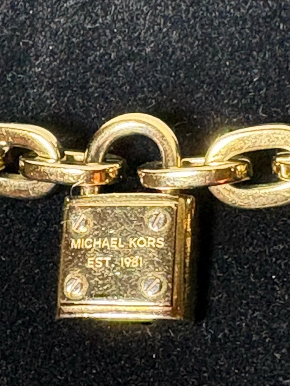 Michael Kors Padlock gold tone chain  Necklace/bracelet set - Picture 3 of 11
